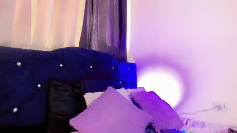 lesly lorena online show from May 25, 7:09 pm
