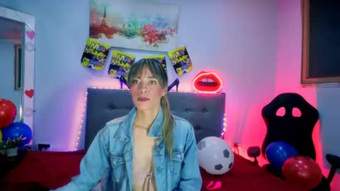 Snapshot of lorena_sweet3 chatting on July 4, 2:23 pm lorena_sweet3 online show from July 4, 2:23 pm