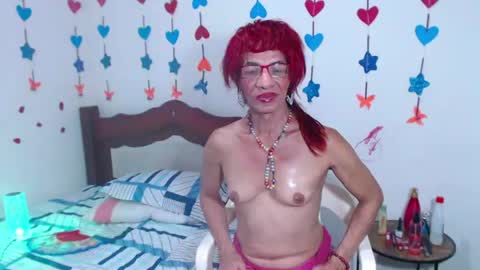 Snapshot of lorenacapelli chatting on July 1, 12:01 am Lorena Capelli online show from July 1, 12:01 am
