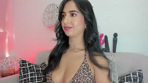 L O R E N online show from January 15, 4:21 pm