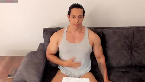 Snapshot of lorenzo_ferrec chatting on July 23, 11:35 pm Lorenzo F online show from July 23, 11:35 pm
