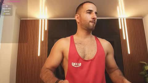 Snapshot of lorenzo_walker_ chatting on February 17, 5:19 pm L O R E N Z O Thumbs Up help online show from February 17, 5:19 pm