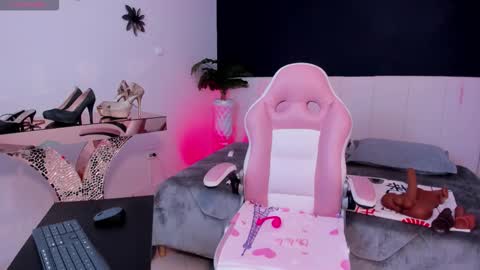 lorena online show from March 17, 6:55 pm