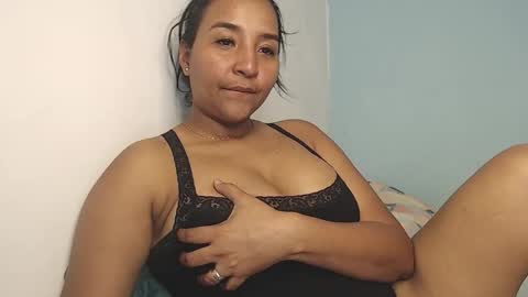 Loretta Gmez online show from February 6, 2:27 am