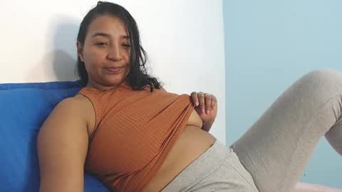 Snapshot of loretta_ chatting on April 24, 10:01 pm Loretta Gmez online show from April 24, 10:01 pm