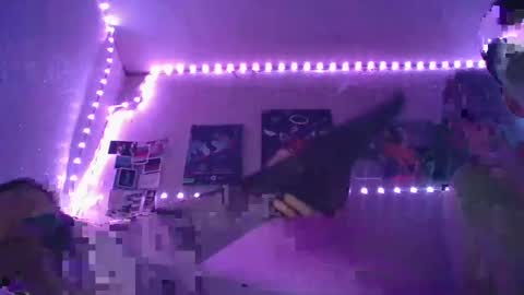 Snapshot of loreyy_ chatting on March 2, 4:21 pm loreyy_ online show from March 2, 4:21 pm