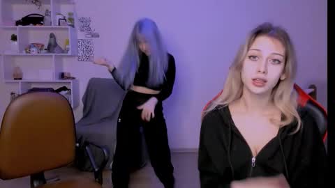 Snapshot of lori_meow chatting on October 2, 8:38 pm Lori online show from October 2, 8:38 pm