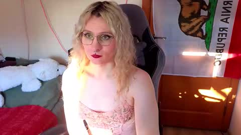 Lori -----------------------------------    online show from February 18, 12:23 pm