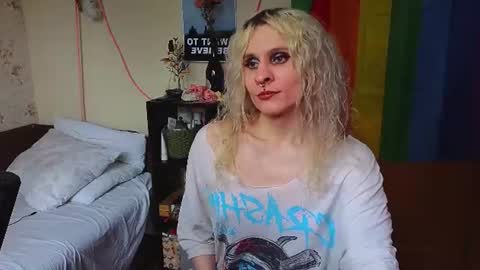 Lori -----------------------------------    online show from June 13, 2:26 pm