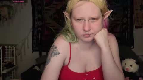 Lori Critter online show from May 16, 12:29 am
