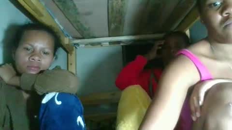 lorienne98 online show from May 16, 10:52 pm