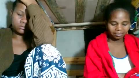 Snapshot of lorienne98 chatting on May 23, 2:28 am lorienne98 online show from May 23, 2:28 am