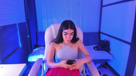 Snapshot of lorrainehunter chatting on April 21, 12:55 pm Lorraine online show from April 21, 12:55 pm