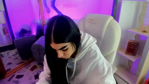 Snapshot of lorrainehunter chatting on April 27, 12:58 pm Lorraine online show from April 27, 12:58 pm
