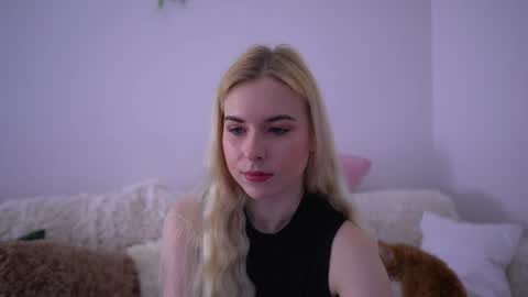 Lorrie online show from April 5, 11:40 am