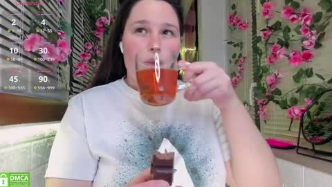Snapshot of lost_charming chatting on May 12, 9:01 pm Alisa My darlings online show from May 12, 9:01 pm