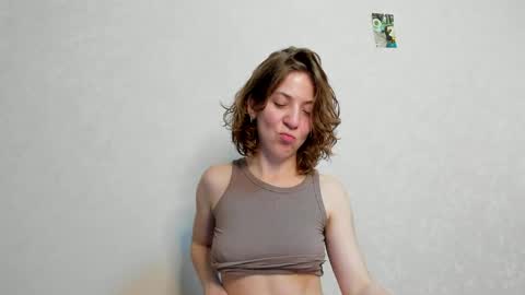 Snapshot of lost_moon chatting on May 21, 7:32 pm lost_moon online show from May 21, 7:32 pm