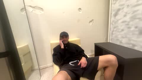 lostpuppyboy online show from March 5, 6:42 am