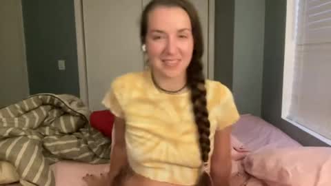 Snapshot of lothlori chatting on August 4, 12:25 am lothlori online show from August 4, 12:25 am