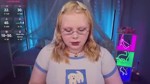 Snapshot of lottieparker chatting on June 7, 12:09 pm Lottie online show from June 7, 12:09 pm