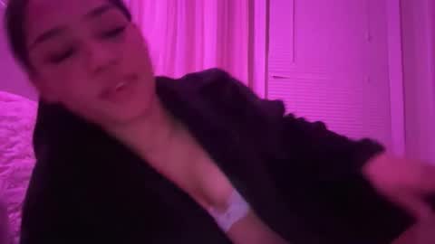lotusbby777 online show from May 2, 12:59 am