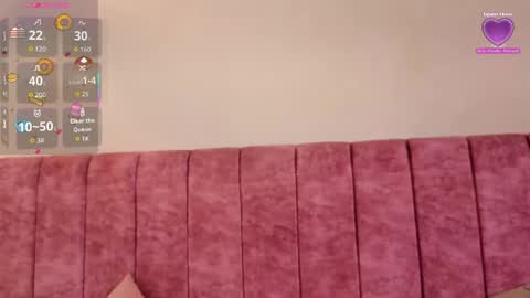 Snapshot of lou_22_ chatting on June 5, 12:22 pm Lou online show from June 5, 12:22 pm