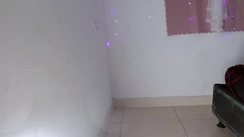 Snapshot of lou_anna03 chatting on April 18, 7:29 pm lou_anna03 online show from April 18, 7:29 pm