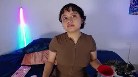 lou_cuteee online show from February 19, 10:44 am
