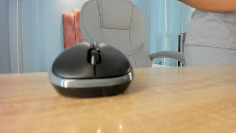  Lou Rosse  online show from November 13, 8:30 pm