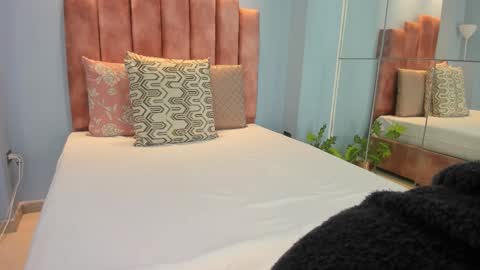  Lou Rosse  online show from November 14, 9:46 pm