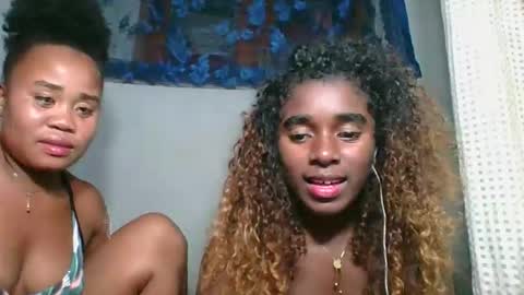 Snapshot of louane98 chatting on February 2, 7:12 pm louane98 online show from February 2, 7:12 pm