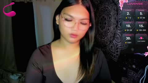 Snapshot of louheart chatting on June 2, 8:44 pm Sweet online show from June 2, 8:44 pm