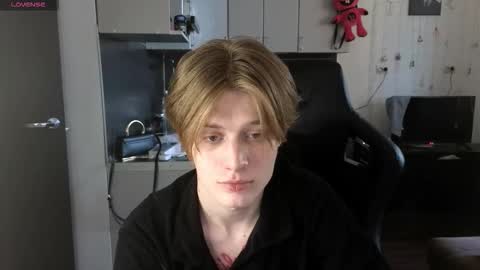 louie_evans online show from March 28, 6:57 am