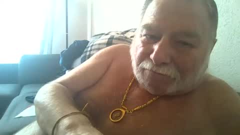 Snapshot of louis_chokdee chatting on March 9, 3:16 pm louis_chokdee online show from March 9, 3:16 pm