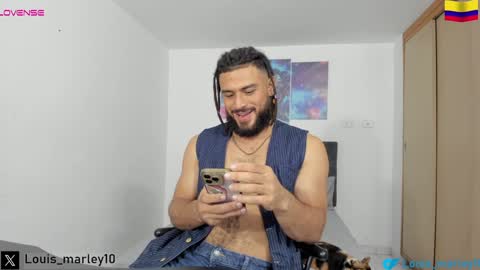 louis_marley_ online show from December 6, 5:53 am