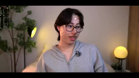 Snapshot of louis_zh chatting on October 26, 12:49 am Louis online show from October 26, 12:49 am