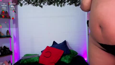 Snapshot of louise_nails chatting on April 20, 5:37 pm LouIse online show from April 20, 5:37 pm