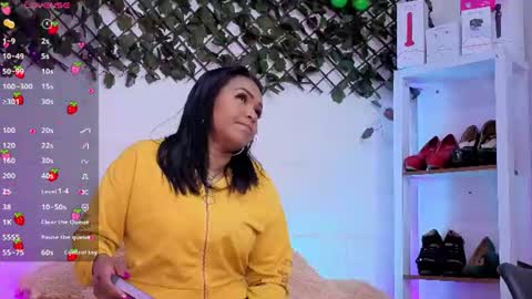 Snapshot of louise_nails chatting on June 29, 6:41 pm LouIse online show from June 29, 6:41 pm