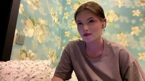 Snapshot of louismapes chatting on June 27, 6:13 pm Sasha online show from June 27, 6:13 pm