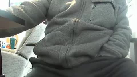 Snapshot of loumtl3 chatting on March 8, 1:57 pm loumtl3 online show from March 8, 1:57 pm