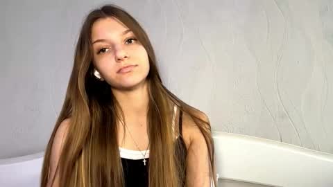 Snapshot of louveniakortright chatting on February 28, 11:22 am Lesi online show from February 28, 11:22 am