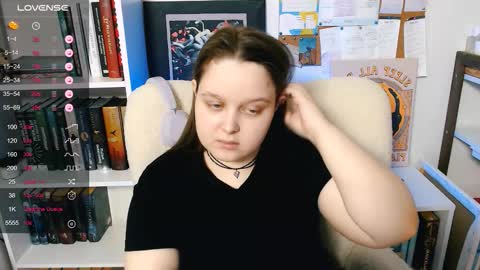 Snapshot of lovbess chatting on February 23, 6:05 pm Mia online show from February 23, 6:05 pm