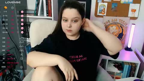 Snapshot of lovbess chatting on March 26, 10:32 am Mia online show from March 26, 10:32 am