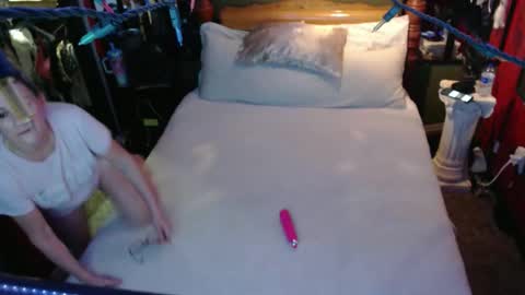 love2shareletsplay online show from February 22, 9:52 am