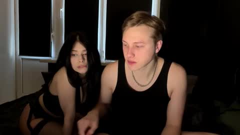 Snapshot of love4couple chatting on February 2, 12:48 pm Mary and Tom online show from February 2, 12:48 pm