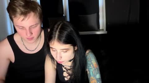 Snapshot of love4couple chatting on February 3, 12:54 pm Mary and Tom online show from February 3, 12:54 pm