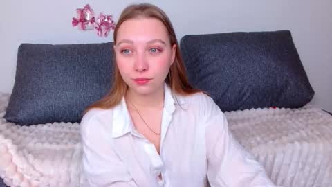 love bella  online show from February 16, 12:07 am