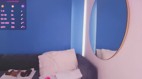 Snapshot of love_cameron chatting on February 9, 7:40 pm Cam online show from February 9, 7:40 pm