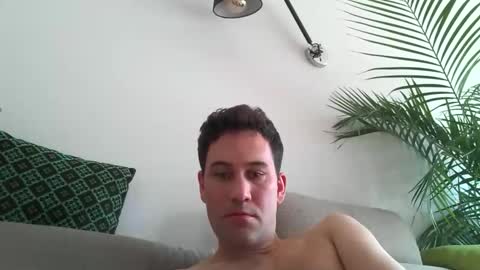 Snapshot of love_control chatting on May 9, 12:21 pm love_control online show from May 9, 12:21 pm