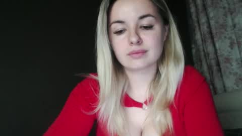 Snapshot of love_dom_meg chatting on May 5, 8:28 pm Megane online show from May 5, 8:28 pm